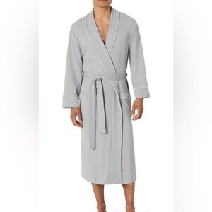 Amazon Essentials Men’s Lightweight Waffle Robe – Light Grey (XL/XXL)